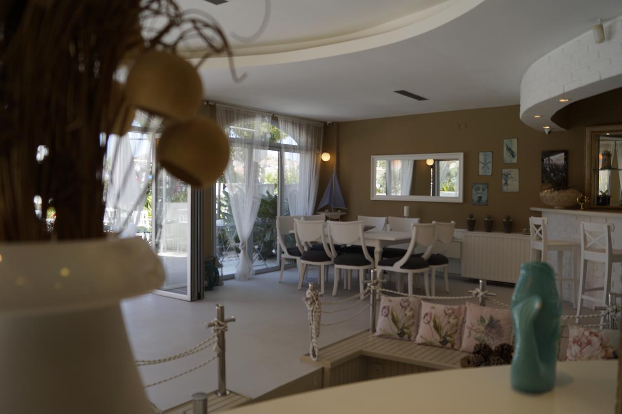 Marina Sahil Hotel Çeşme Kültér fotó